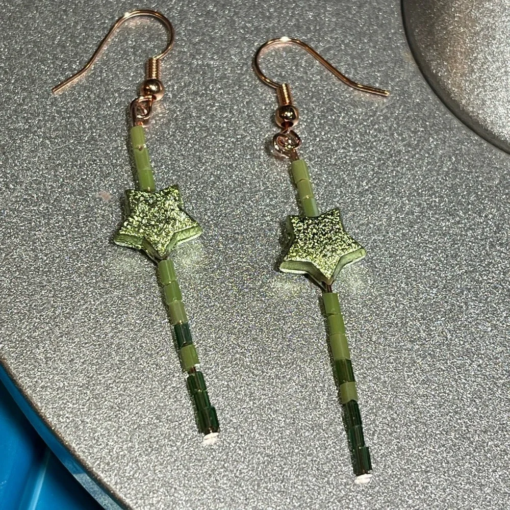 💚🍀St. Patrick’s Day earrings💚🍀 - Picture 2 of 4